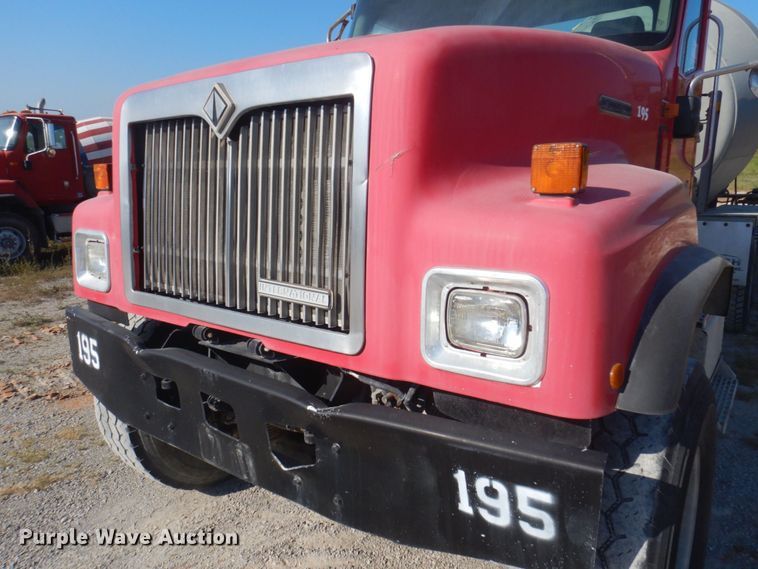 image for item DP0308 2000 International 5500i  ready mix truck