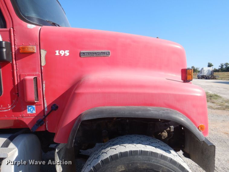 image for item DP0308 2000 International 5500i  ready mix truck