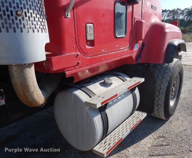 image for item DP0308 2000 International 5500i  ready mix truck