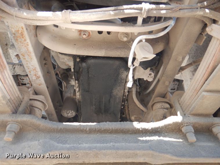 image for item DP0308 2000 International 5500i  ready mix truck