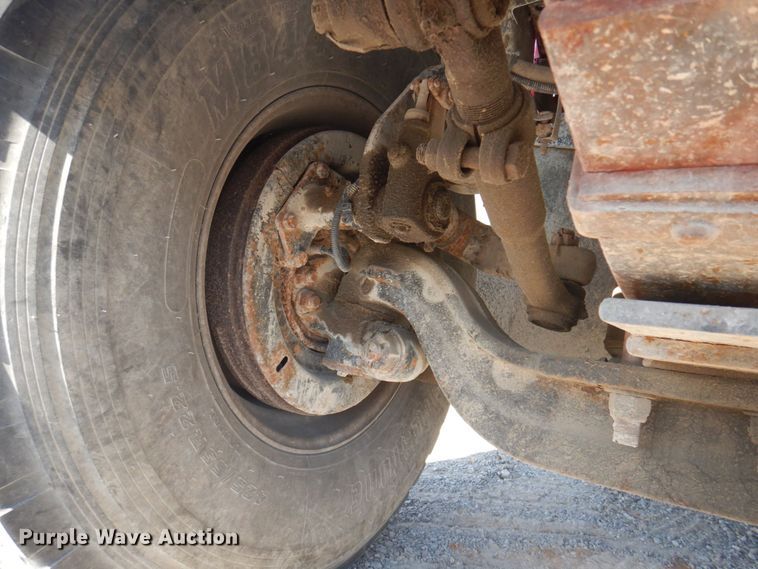 image for item DP0308 2000 International 5500i  ready mix truck