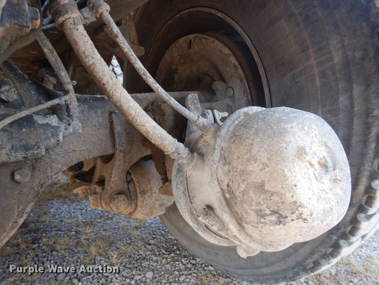 image for item DP0308 2000 International 5500i  ready mix truck