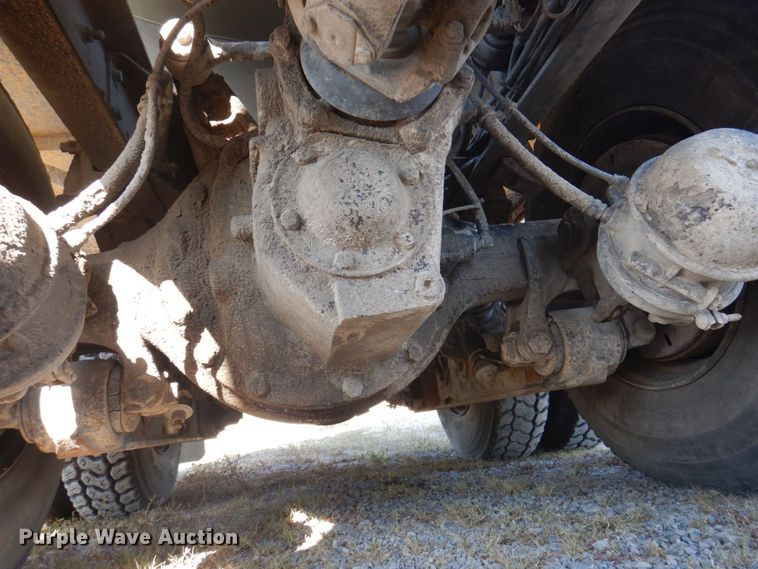 image for item DP0308 2000 International 5500i  ready mix truck