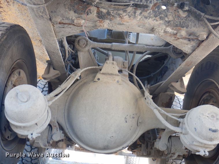 image for item DP0308 2000 International 5500i  ready mix truck