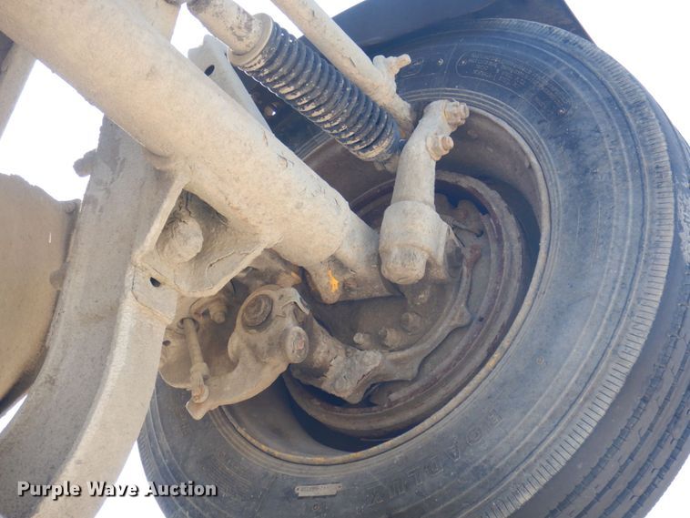 image for item DP0308 2000 International 5500i  ready mix truck