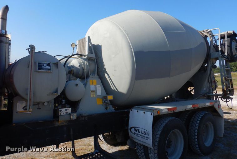 image for item DP0308 2000 International 5500i  ready mix truck