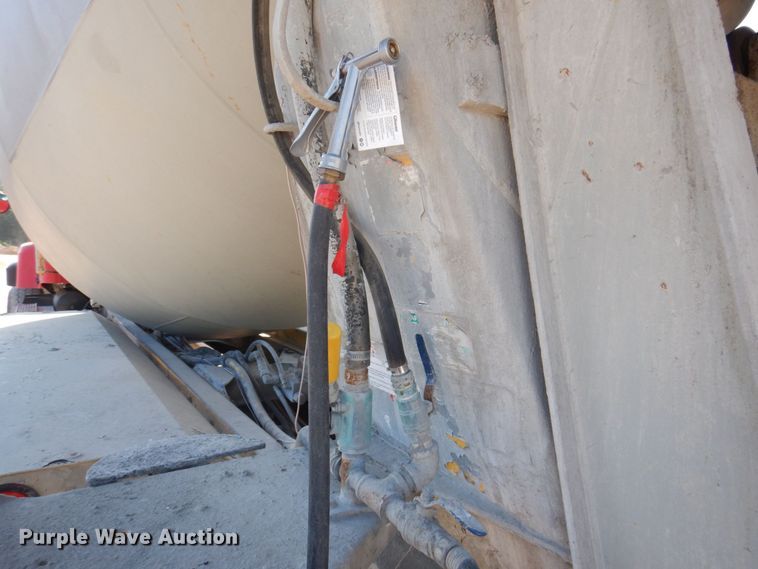 image for item DP0308 2000 International 5500i  ready mix truck