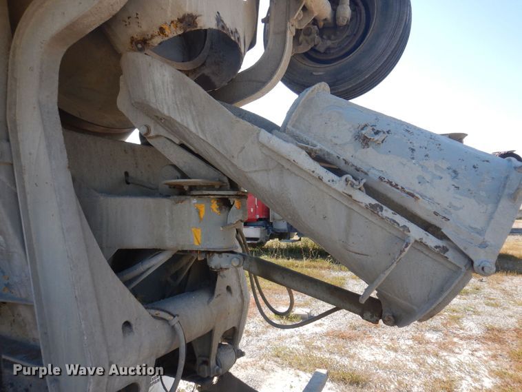 image for item DP0308 2000 International 5500i  ready mix truck