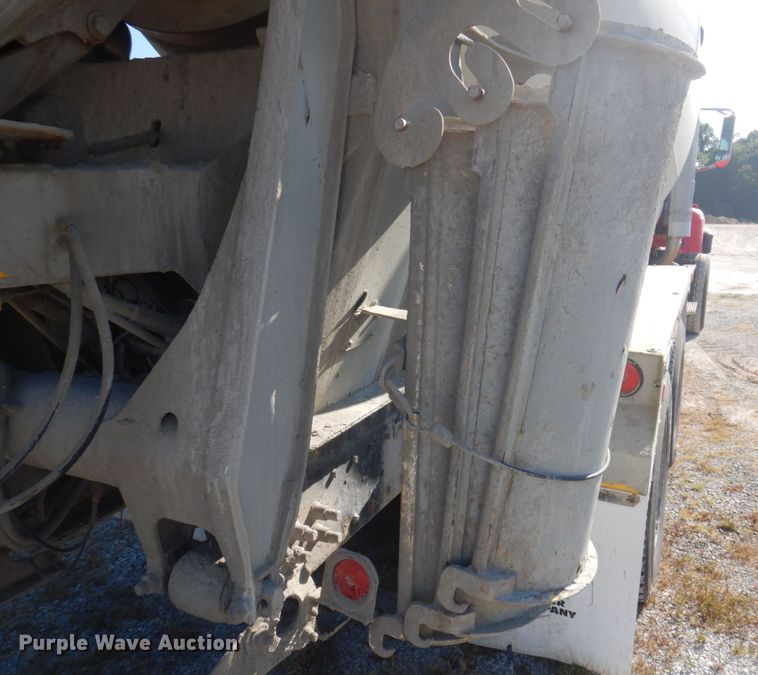 image for item DP0308 2000 International 5500i  ready mix truck