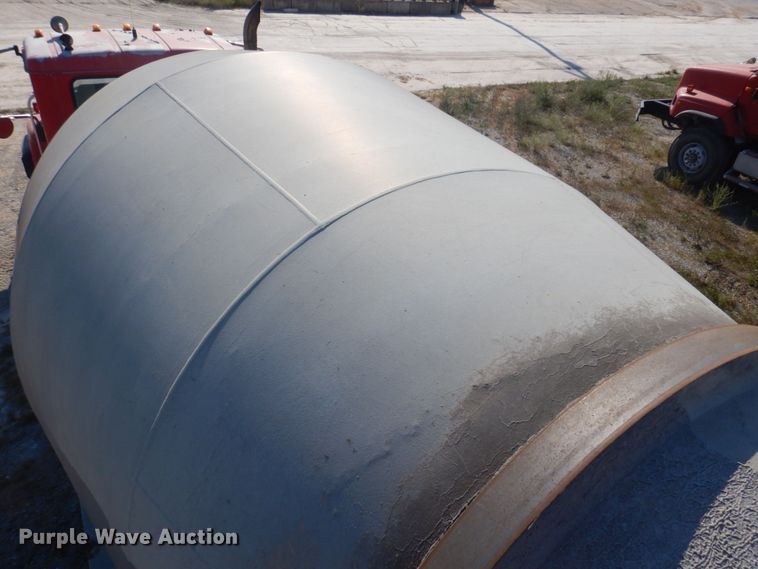 image for item DP0308 2000 International 5500i  ready mix truck