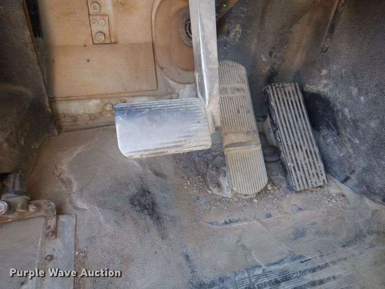 image for item DP0308 2000 International 5500i  ready mix truck