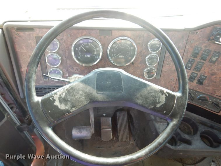 image for item DP0308 2000 International 5500i  ready mix truck