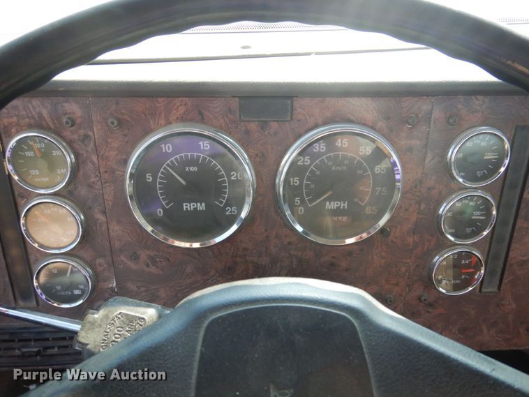 image for item DP0308 2000 International 5500i  ready mix truck