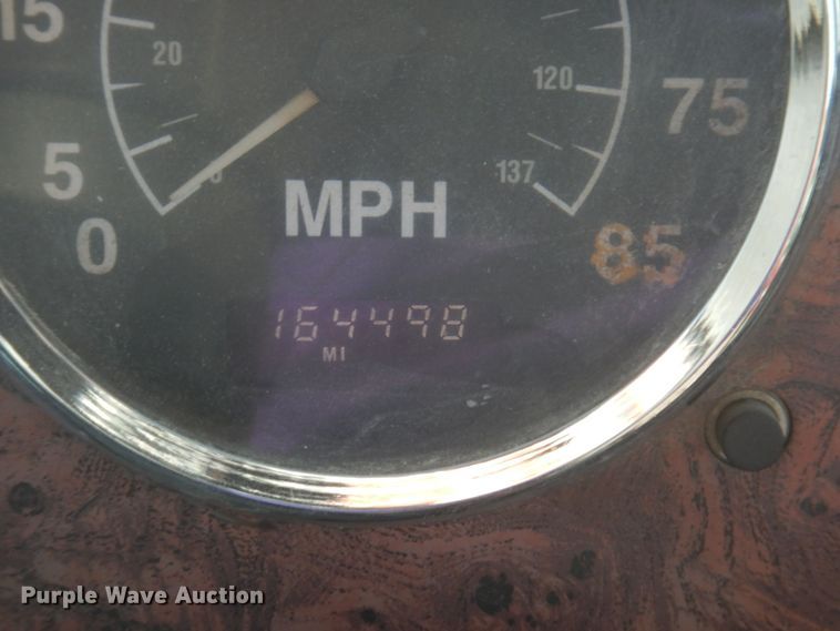 image for item DP0308 2000 International 5500i  ready mix truck