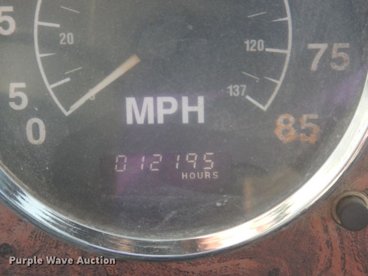 image for item DP0308 2000 International 5500i  ready mix truck