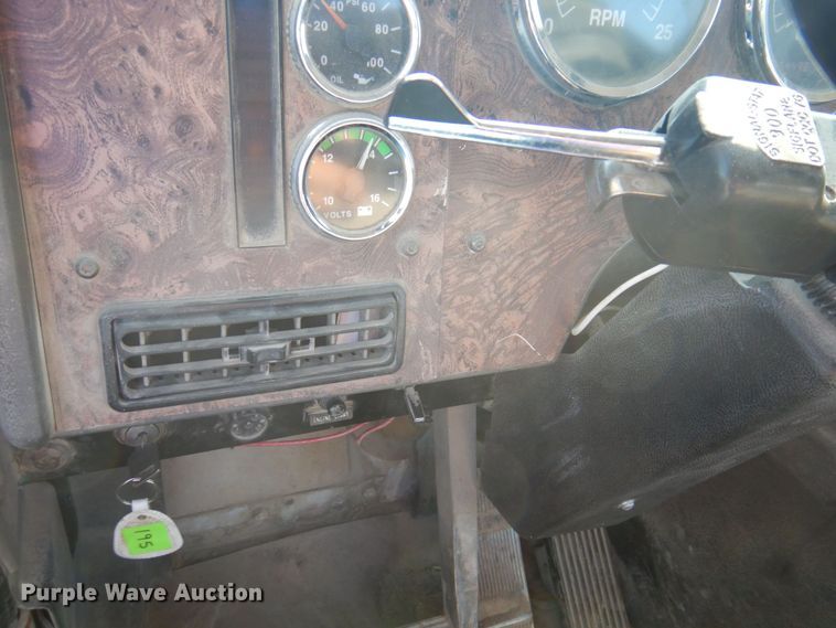 image for item DP0308 2000 International 5500i  ready mix truck