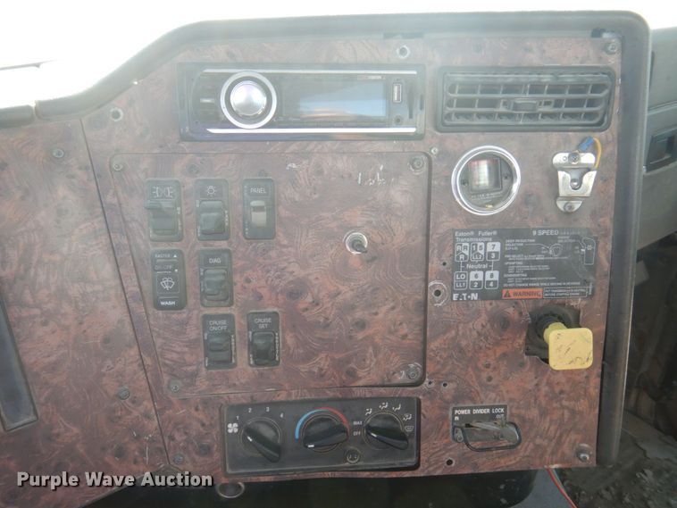 image for item DP0308 2000 International 5500i  ready mix truck