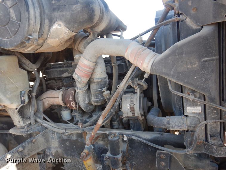 image for item DP0308 2000 International 5500i  ready mix truck