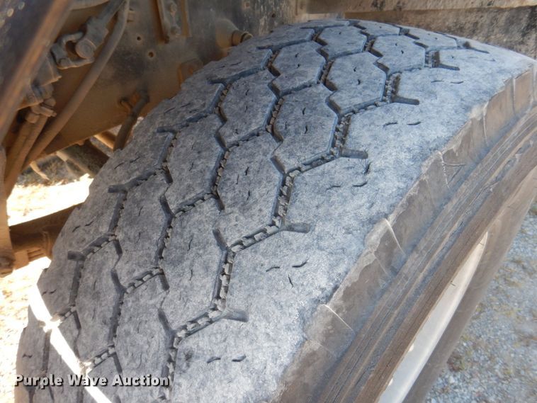 image for item DP0308 2000 International 5500i  ready mix truck