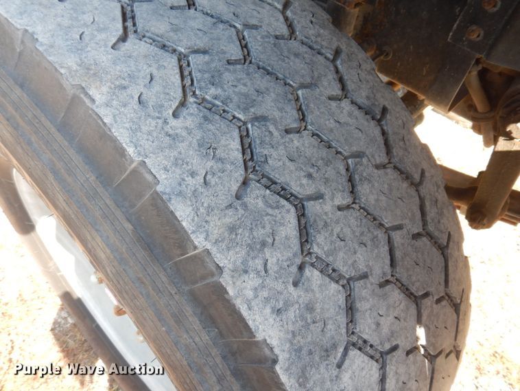 image for item DP0308 2000 International 5500i  ready mix truck