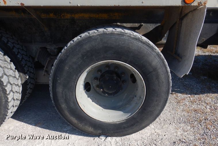 image for item DP0308 2000 International 5500i  ready mix truck