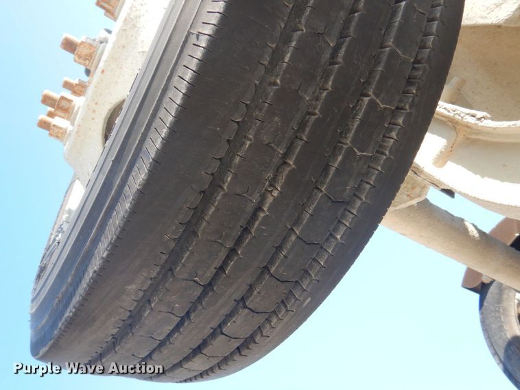 image for item DP0308 2000 International 5500i  ready mix truck