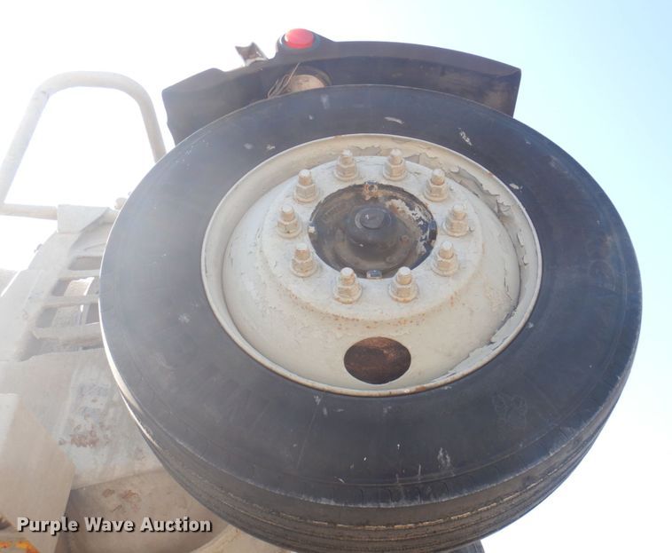 image for item DP0308 2000 International 5500i  ready mix truck