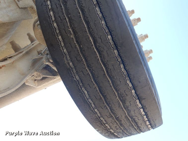 image for item DP0308 2000 International 5500i  ready mix truck