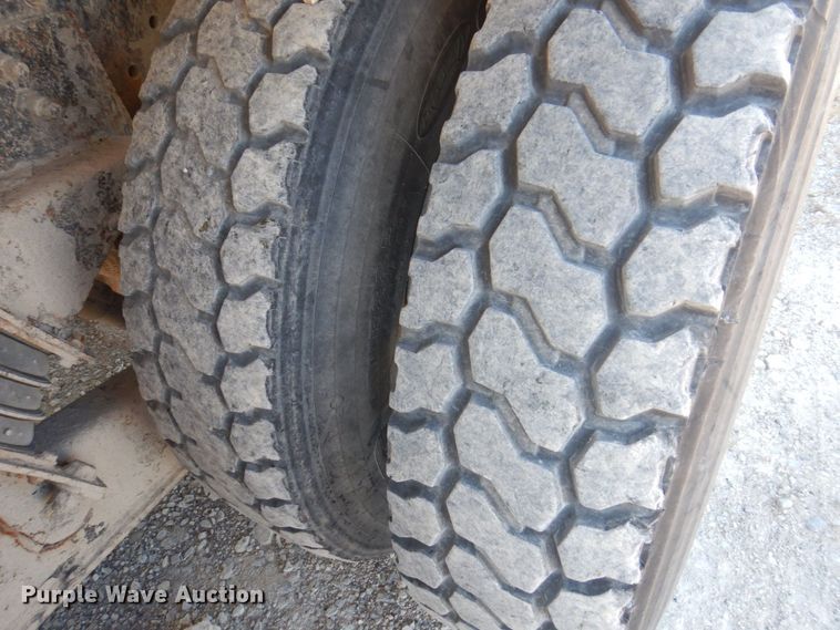 image for item DP0308 2000 International 5500i  ready mix truck