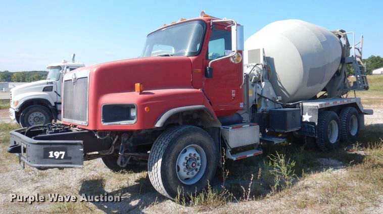 image for item DP0309 2004 International 5600i  ready mix truck