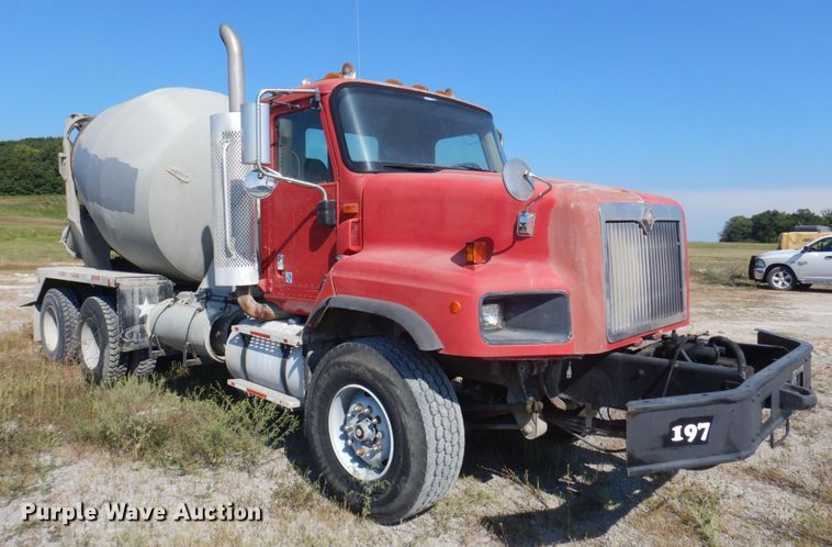 image for item DP0309 2004 International 5600i  ready mix truck