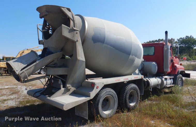 image for item DP0309 2004 International 5600i  ready mix truck