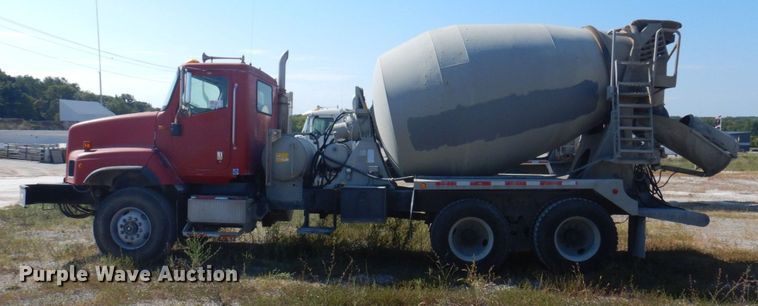 image for item DP0309 2004 International 5600i  ready mix truck
