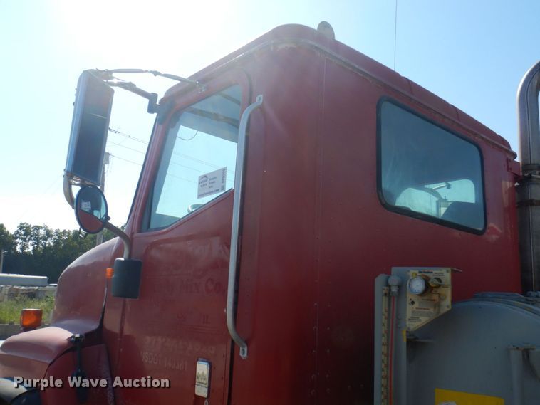 image for item DP0309 2004 International 5600i  ready mix truck