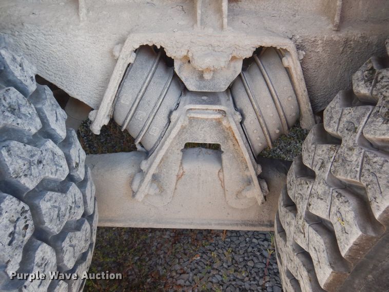 image for item DP0309 2004 International 5600i  ready mix truck