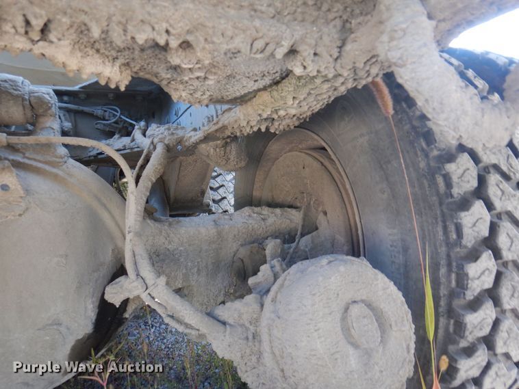 image for item DP0309 2004 International 5600i  ready mix truck