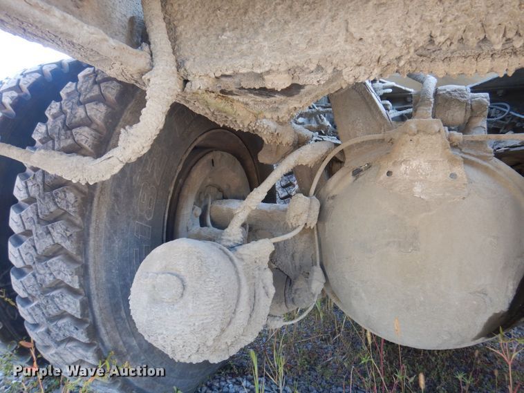 image for item DP0309 2004 International 5600i  ready mix truck