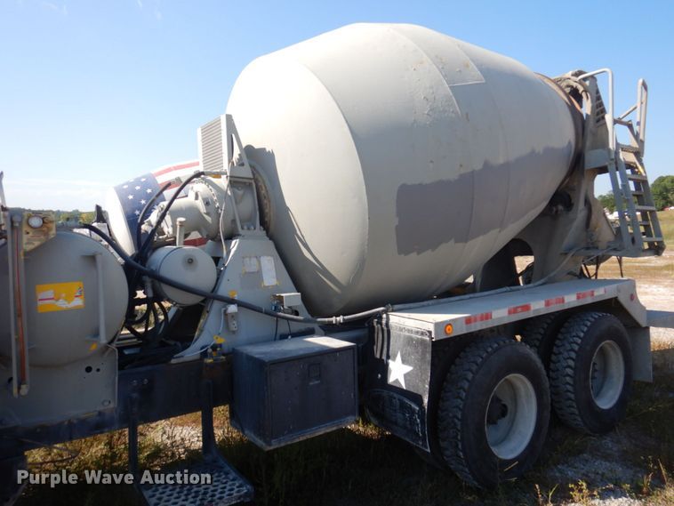 image for item DP0309 2004 International 5600i  ready mix truck