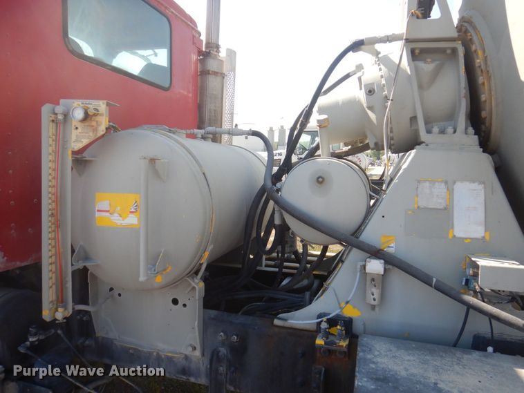 image for item DP0309 2004 International 5600i  ready mix truck