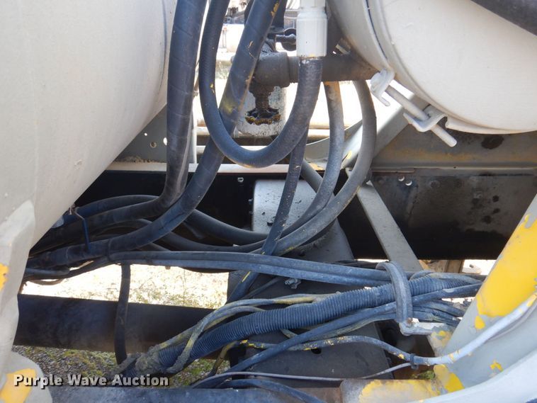 image for item DP0309 2004 International 5600i  ready mix truck