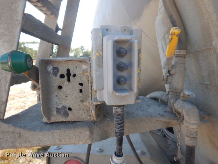 image for item DP0309 2004 International 5600i  ready mix truck