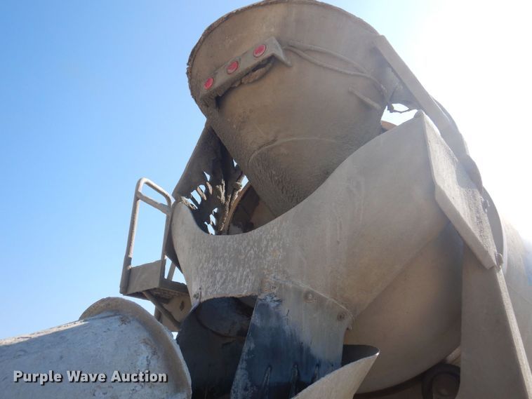 image for item DP0309 2004 International 5600i  ready mix truck