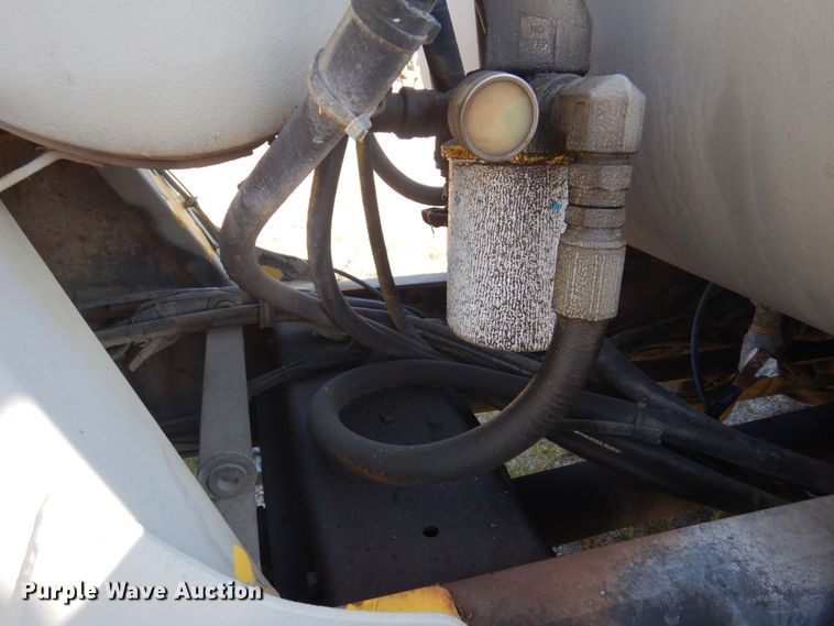 image for item DP0309 2004 International 5600i  ready mix truck