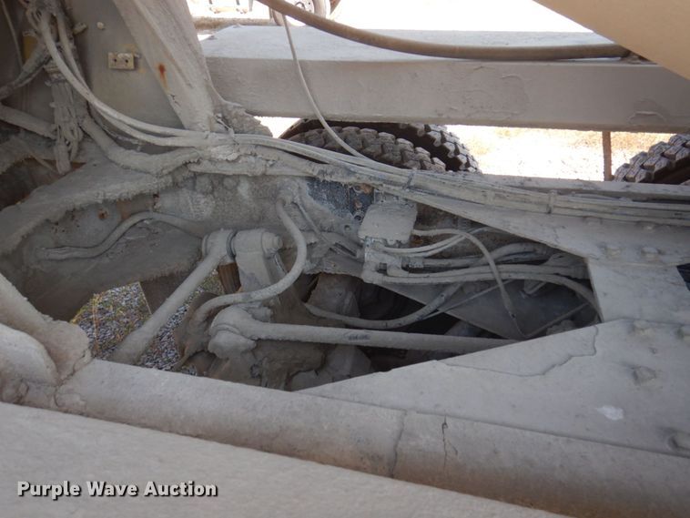 image for item DP0309 2004 International 5600i  ready mix truck