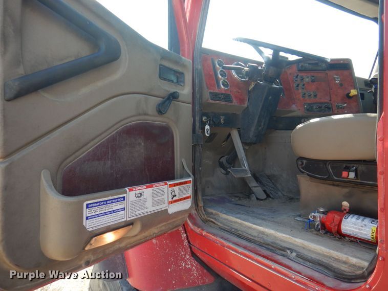 image for item DP0309 2004 International 5600i  ready mix truck