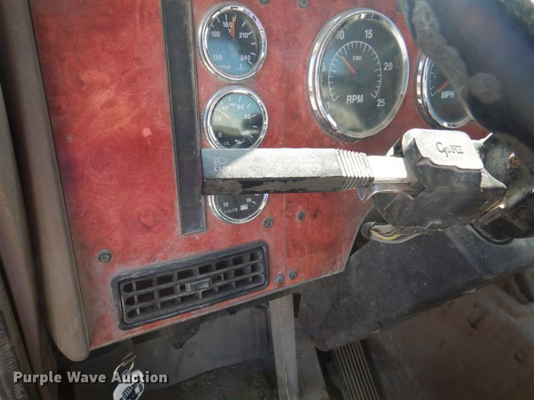 image for item DP0309 2004 International 5600i  ready mix truck