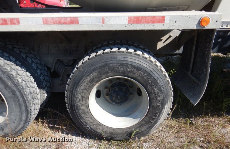 image for item DP0309 2004 International 5600i  ready mix truck