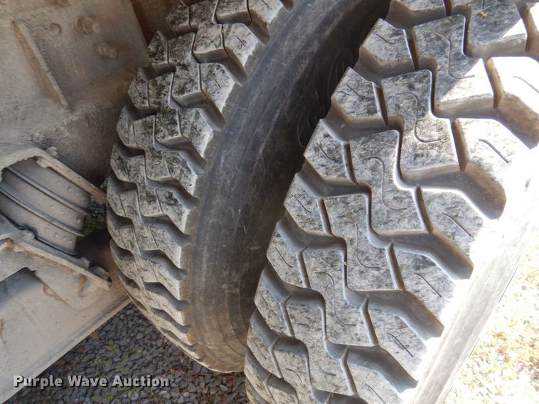 image for item DP0309 2004 International 5600i  ready mix truck