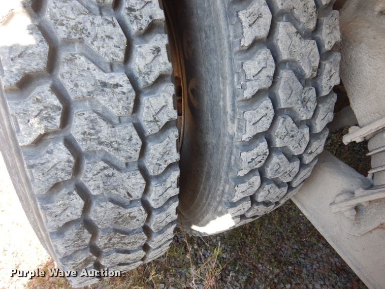 image for item DP0309 2004 International 5600i  ready mix truck