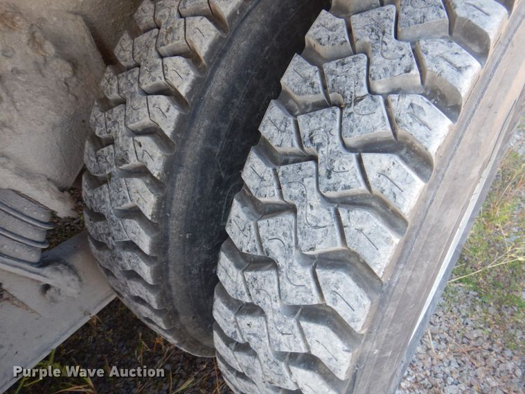 image for item DP0309 2004 International 5600i  ready mix truck